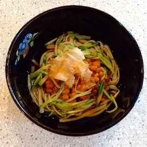 のど越し最高♪　「ぶっかけ納豆うどん」